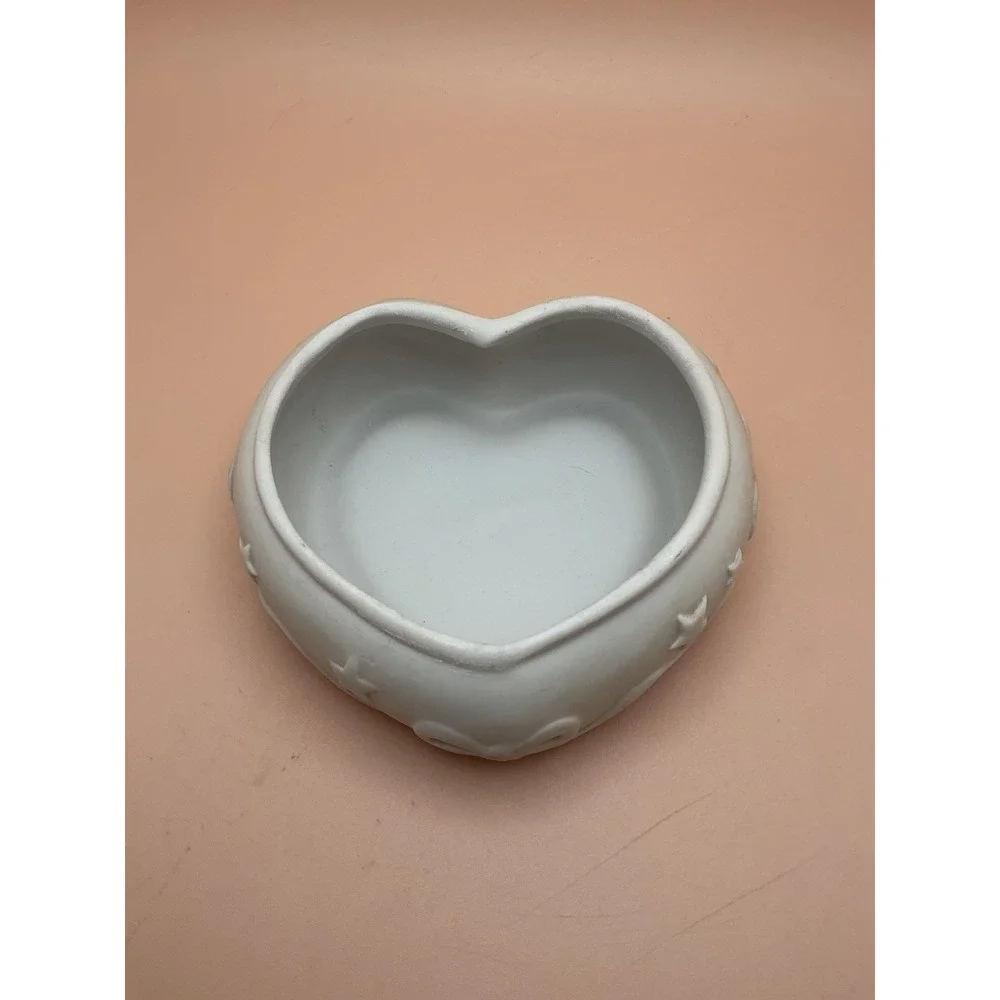 Three Little Praying Angels, Heart‎ Shaped Vintage Ceramic Trinket Jewelry Box